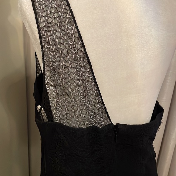 🔥NEW HALSTON Lace Dress - Picture 13 of 16
